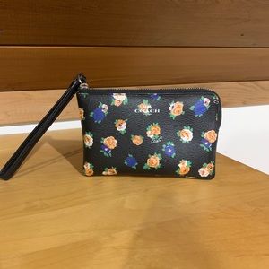 Coach wristlet clutch